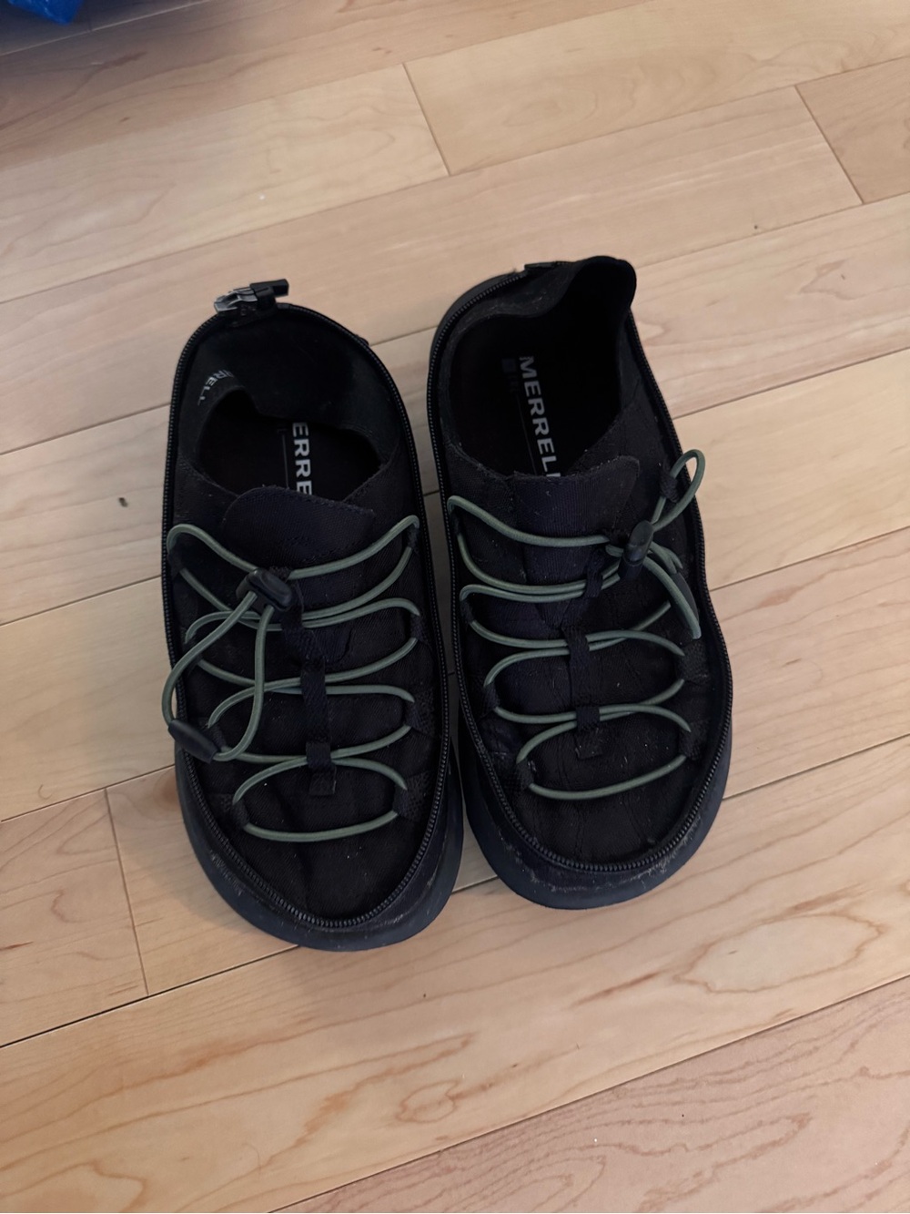 Merrell women Black Slip-On Sneakers with Olive Bungee Laces